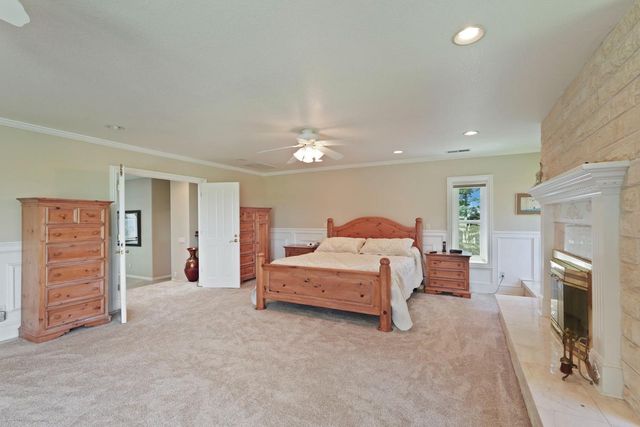 21649 N Des Moines Rd, Acampo, CA 95220