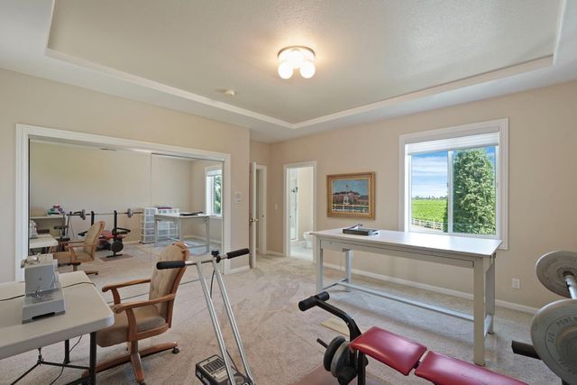 21649 N Des Moines Rd, Acampo, CA 95220