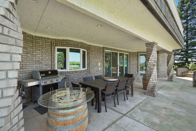 21649 N Des Moines Rd, Acampo, CA 95220