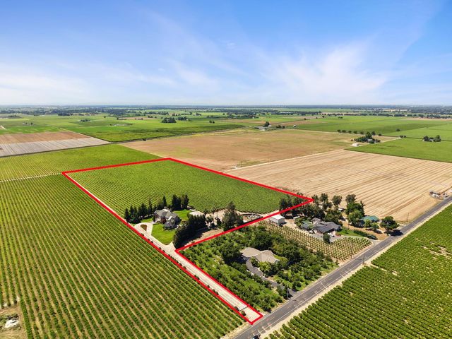21649 N Des Moines Rd, Acampo, CA 95220