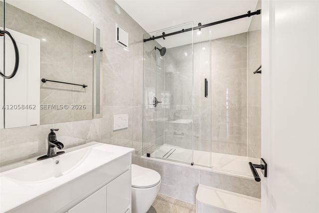 2 Grove Isle Dr B1602, Miami, FL 33133