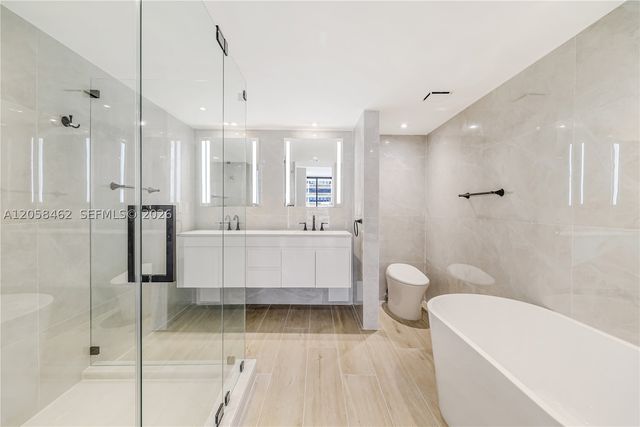 2 Grove Isle Dr B1602, Miami, FL 33133