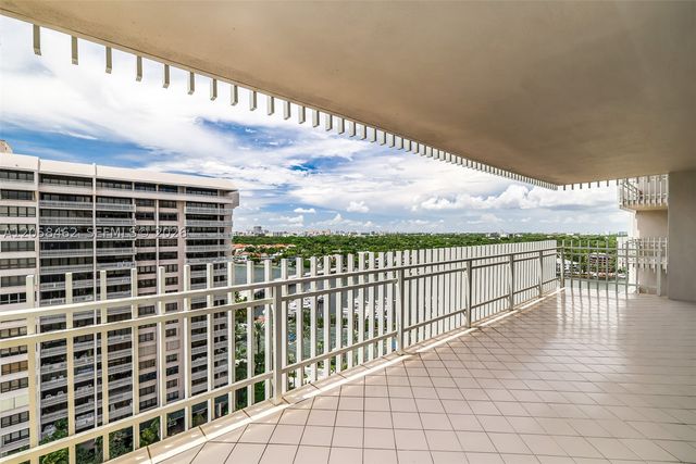 2 Grove Isle Dr B1602, Miami, FL 33133