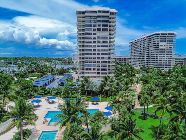 2 Grove Isle Dr B1602, Miami, FL 33133