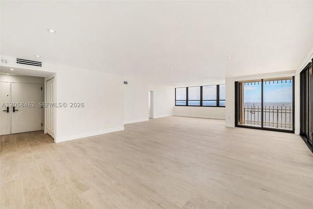 2 Grove Isle Dr B1602, Miami, FL 33133