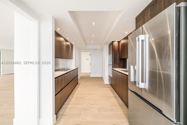 2 Grove Isle Dr B1602, Miami, FL 33133