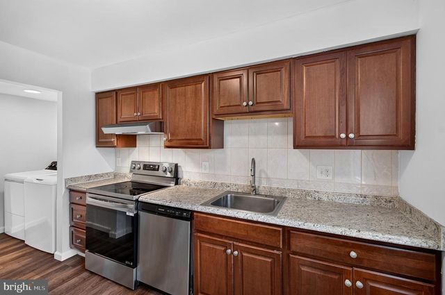 8572 ADAMSON ST, Manassas, VA 20110