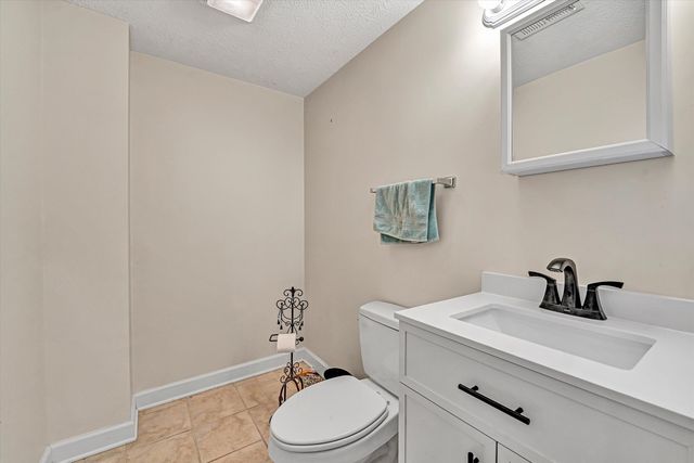 1681 Diamond Hill RD, Moneta, VA 24121