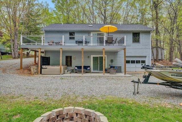 1681 Diamond Hill RD, Moneta, VA 24121