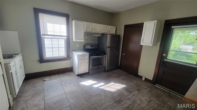 4083 Schiller Place, St Louis, MO 63116