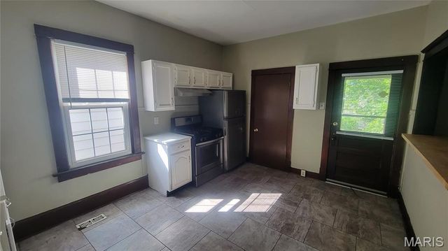 4083 Schiller Place, St Louis, MO 63116