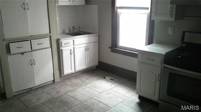 4083 Schiller Place, St Louis, MO 63116