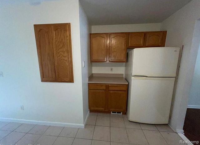 25769 Village Lane, Warren, MI 48089