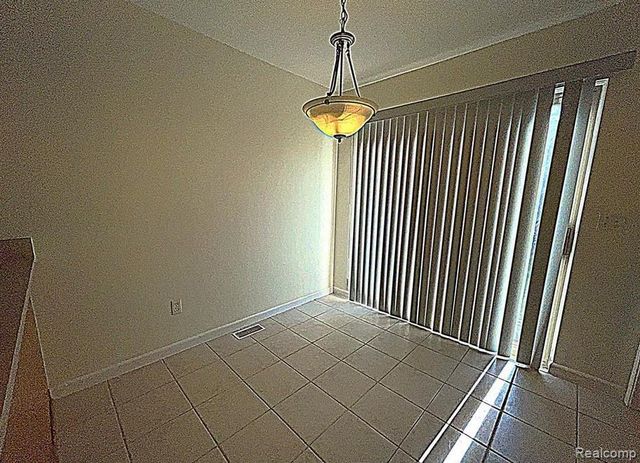 25769 Village Lane, Warren, MI 48089