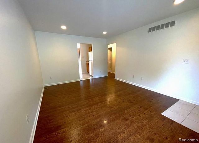 25769 Village Lane, Warren, MI 48089