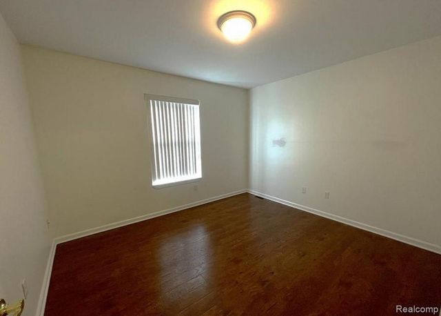 25769 Village Lane, Warren, MI 48089