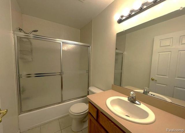 25769 Village Lane, Warren, MI 48089