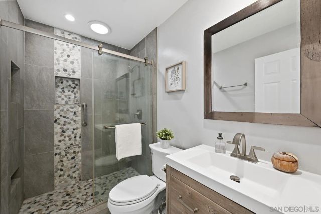 1005 Hazen Dr, San Marcos, CA 92069