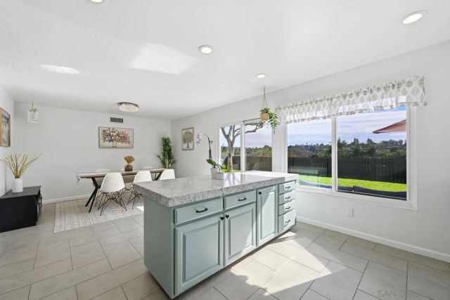 1005 Hazen Dr, San Marcos, CA 92069