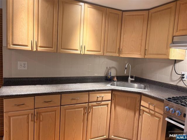 3021 Edwin, Fort Lee, NJ 07024