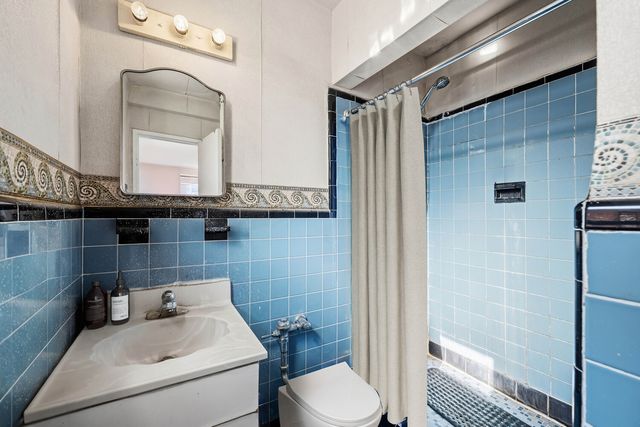 6565 Wetherole St Apt 2E, New York City, NY 11374