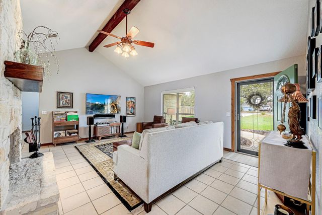 55 Champion CIR, Wimberley, TX 78676