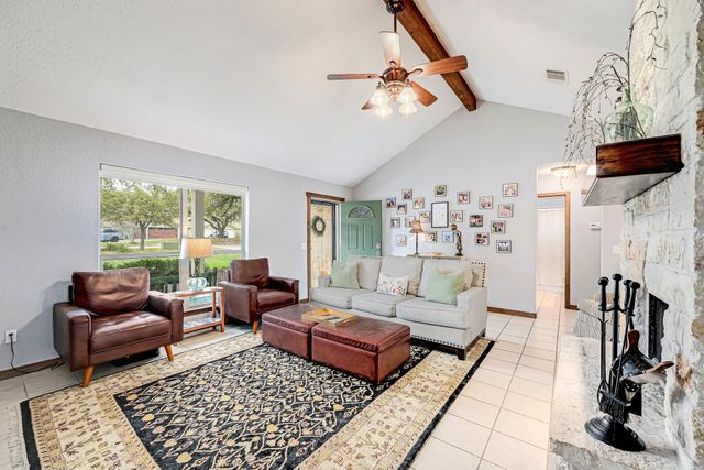 55 Champion CIR, Wimberley, TX 78676