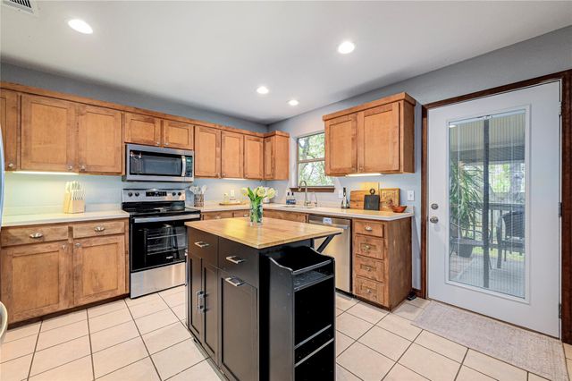 55 Champion CIR, Wimberley, TX 78676