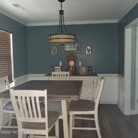 105 Shallow Court, Sneads Ferry, NC 28460