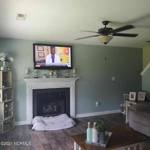 105 Shallow Court, Sneads Ferry, NC 28460