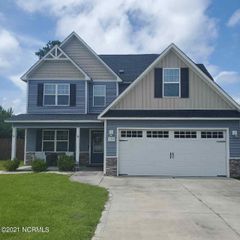 105 Shallow Court, Sneads Ferry, NC 28460