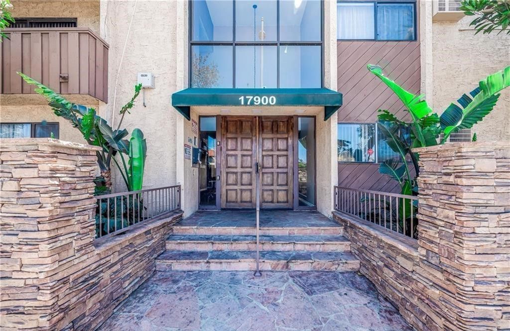 17900 Sherman 504, Reseda, CA 91335