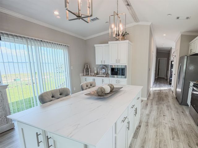 213 Meadow Pond Court, Runaway Bay, TX 76426