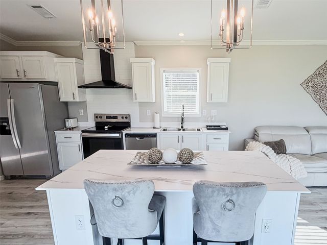 213 Meadow Pond Court, Runaway Bay, TX 76426