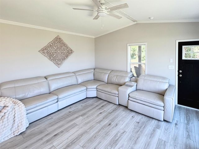 213 Meadow Pond Court, Runaway Bay, TX 76426