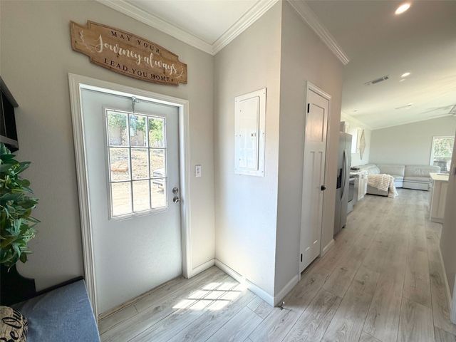213 Meadow Pond Court, Runaway Bay, TX 76426