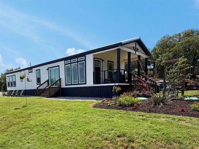 213 Meadow Pond Court, Runaway Bay, TX 76426