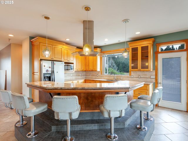 33140 Nw HORNECKER Rd, Hillsboro, OR 97124