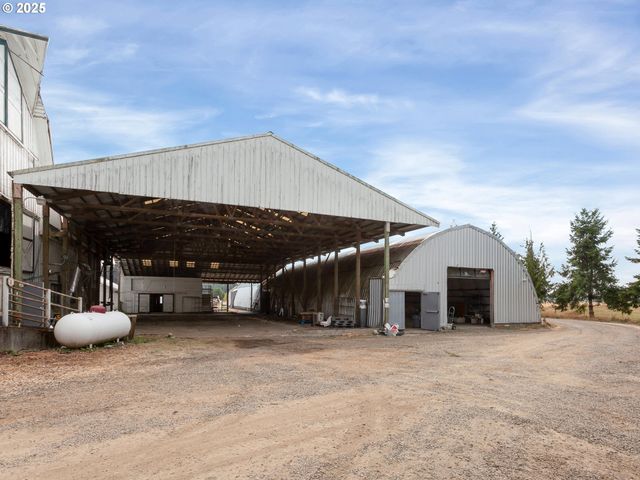 33140 Nw HORNECKER Rd, Hillsboro, OR 97124