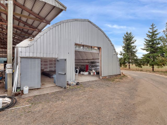33140 Nw HORNECKER Rd, Hillsboro, OR 97124