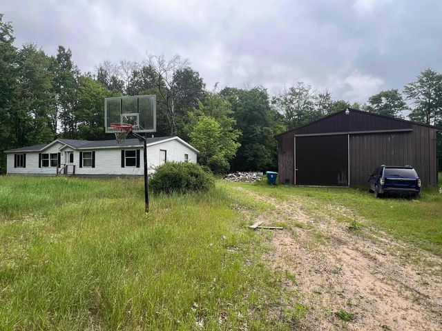 1600 Patty K Lane, Harrison, MI 48625
