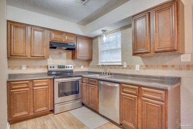 386 Quigley Rd, Pensacola, FL 32506