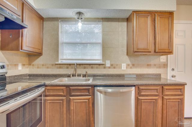 386 Quigley Rd, Pensacola, FL 32506