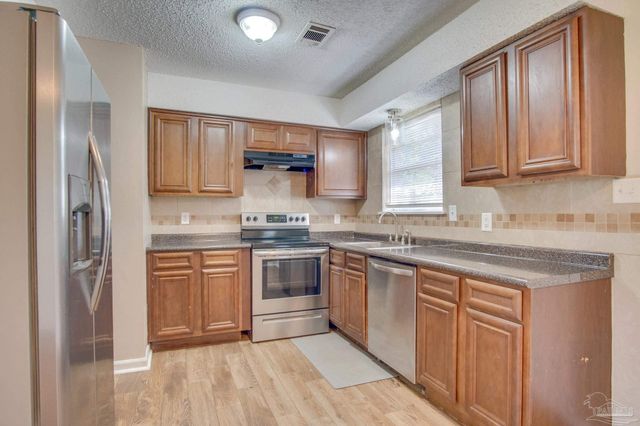 386 Quigley Rd, Pensacola, FL 32506