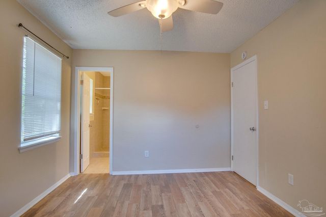 386 Quigley Rd, Pensacola, FL 32506