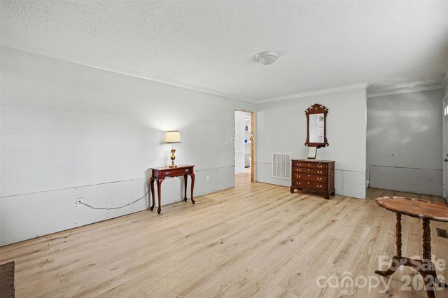 2710 Eva Drive NW, Concord, NC 28027