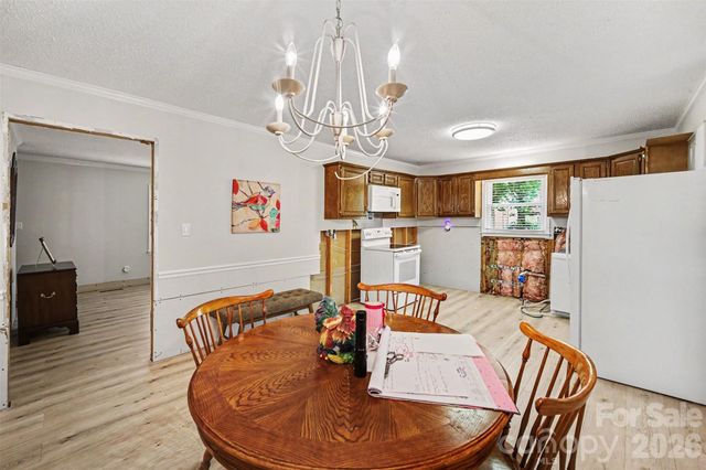 2710 Eva Drive NW, Concord, NC 28027