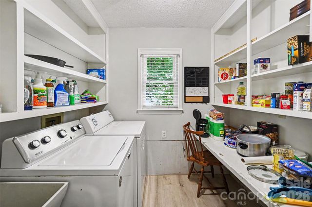 2710 Eva Drive NW, Concord, NC 28027