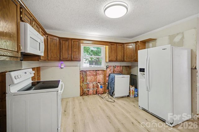 2710 Eva Drive NW, Concord, NC 28027