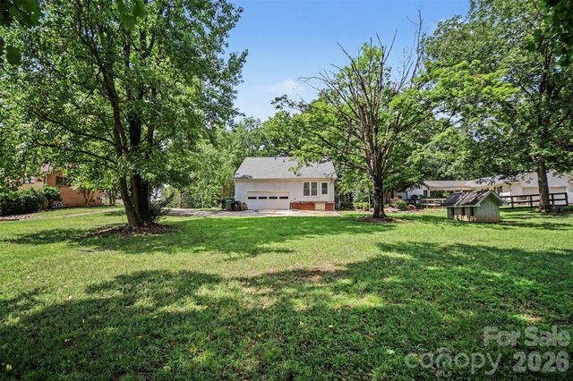 2710 Eva Drive NW, Concord, NC 28027